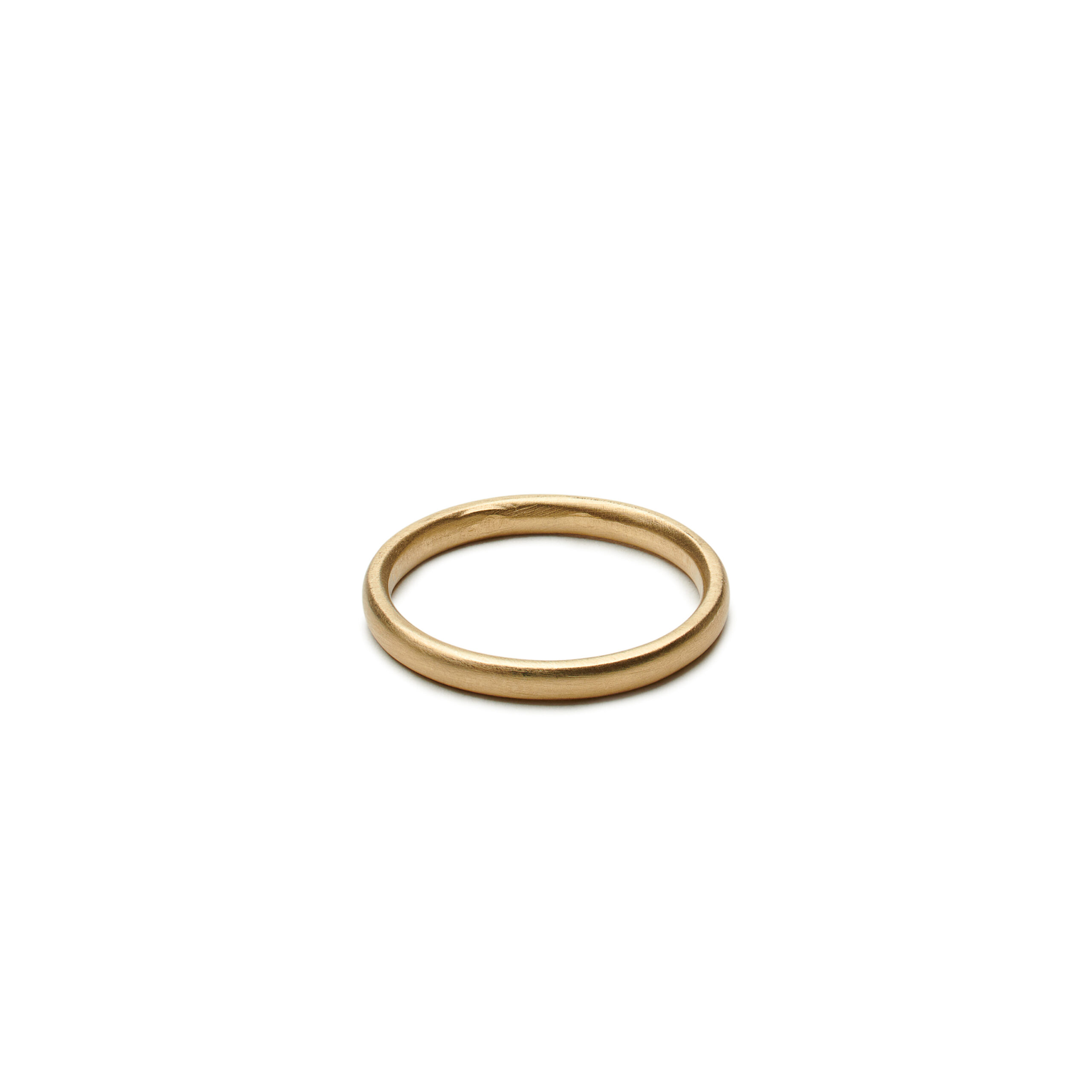 Simple round gold ring