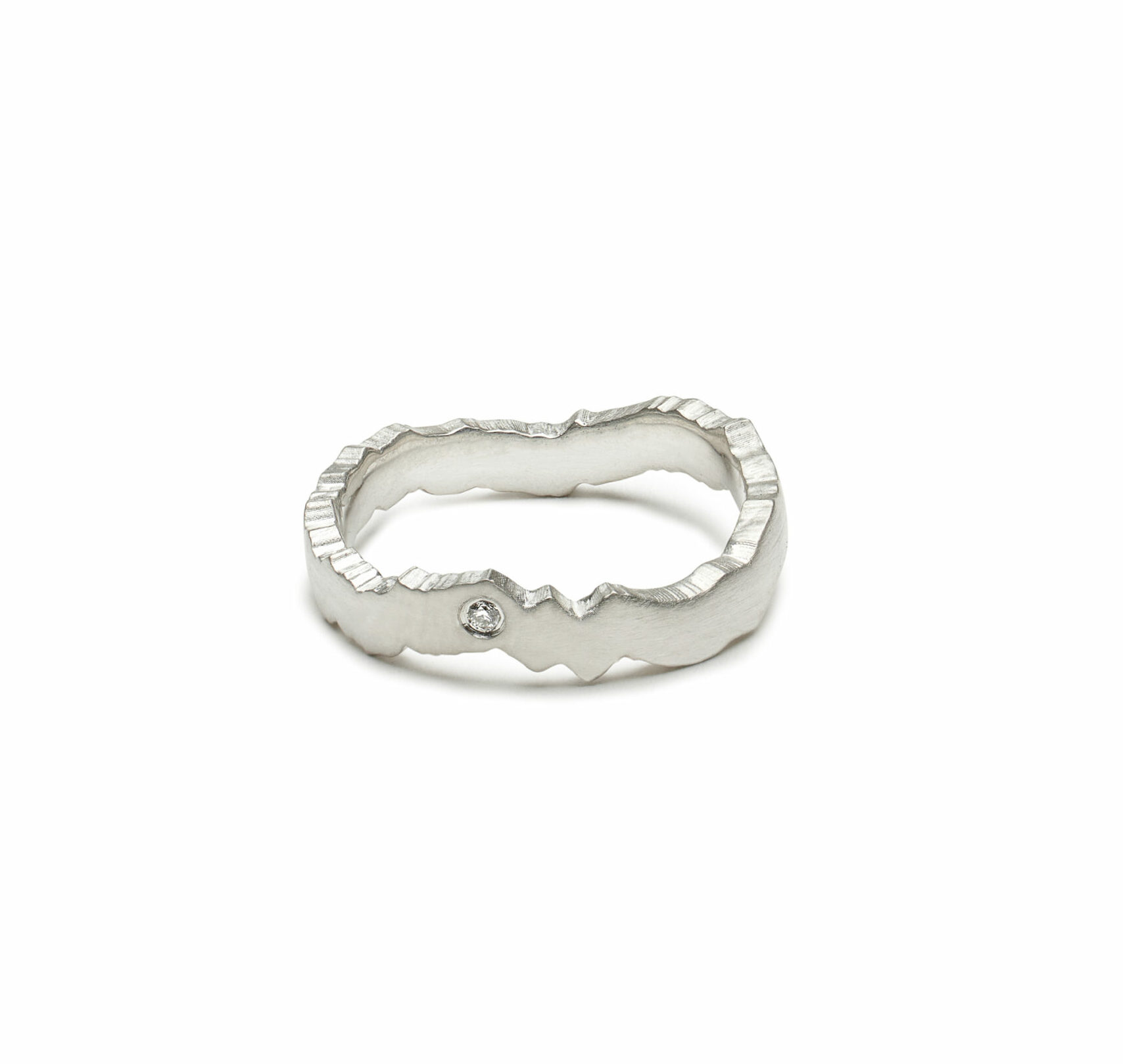Ring depicting the ridgeline of the long trail in Vermont